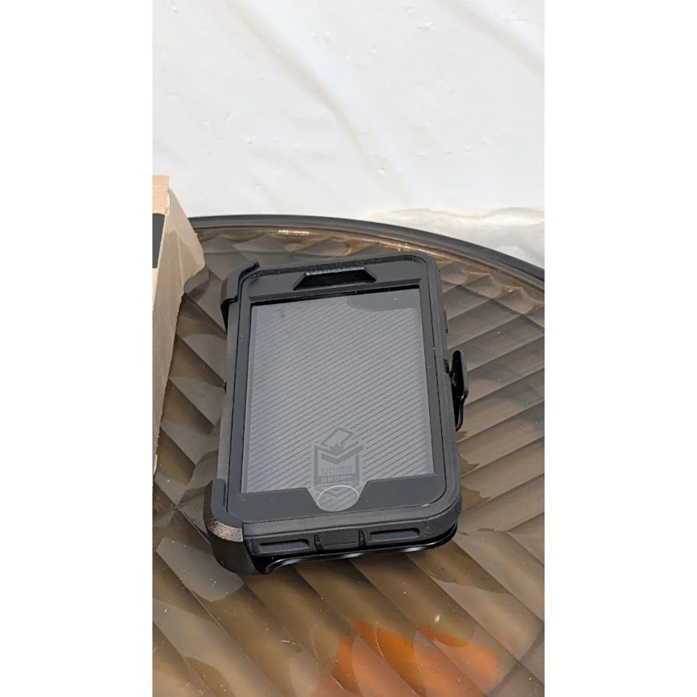 OtterBox Defender Case iPhone SE 8 7 Black New Open Box Rugged Holster Clip